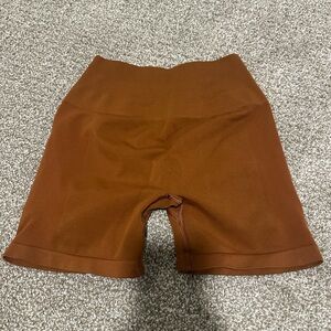 Alphalete amplify shorts